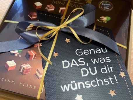 Weihnachtskarte mit Lindt Schokolade Pralinen